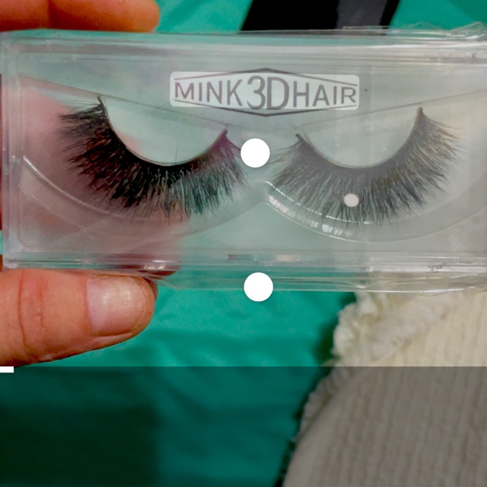 These are false eyelashes from Mink Hair 3D